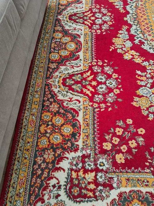 Covor persian in stare foarte buna, curatat recent cu dimensiunile lungime 2.9m si latime 2m