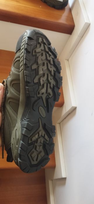 кроссовки  бонна  оригинал 45 р на 44