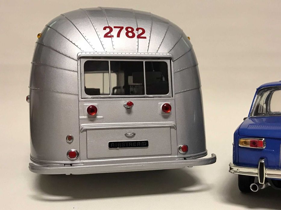 Macheta Rulota Airstream Trailer Clasic 1/18