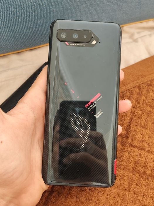 Продаю телефон Asus rog phone 5.