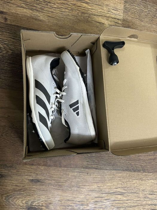 Шпайкове за лека атлетика Adidas