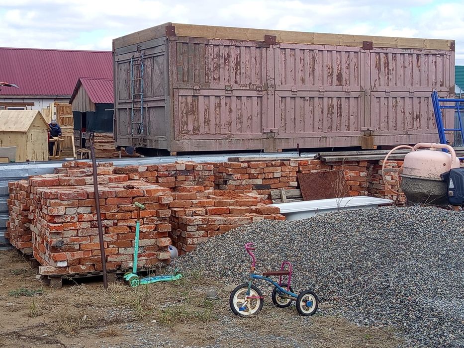 Продам кирпич красный б/у