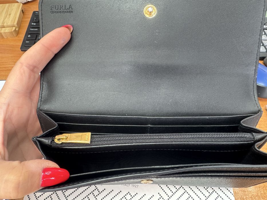 Протмоне в черно на Furla