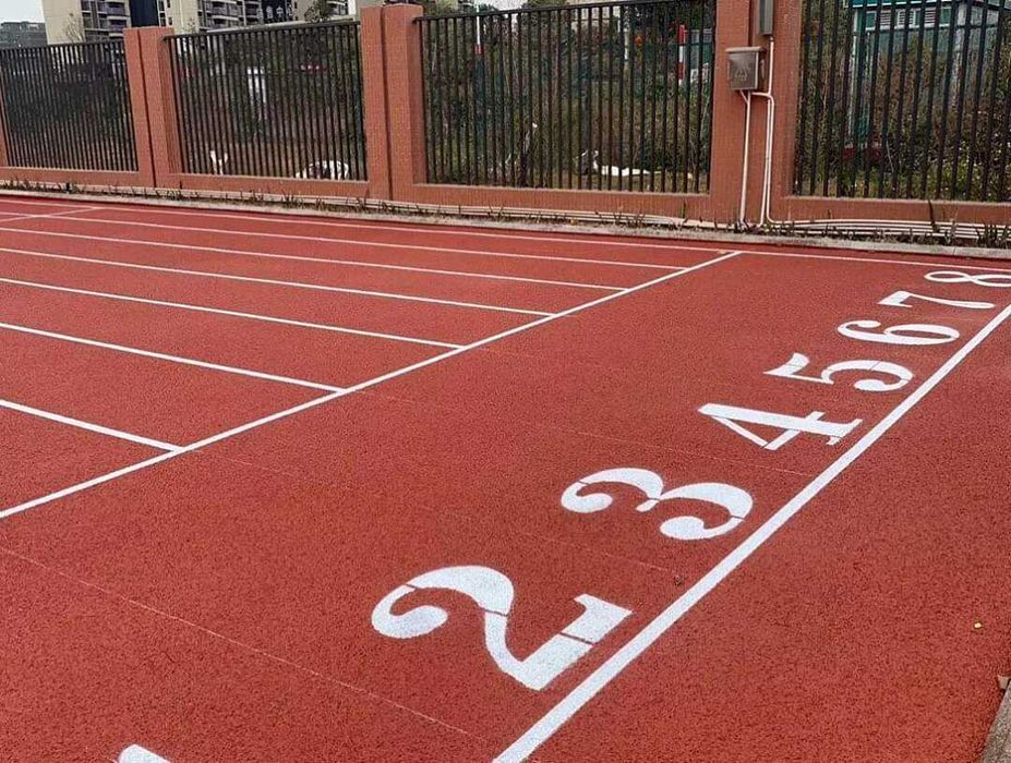 Sport kauchuk/rezina qoplamalarini yotqizish. Укладка спорт покрытий