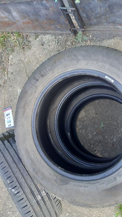 Vând cauciucuri în stare perfectă de rulaj