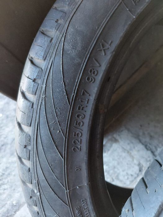 Продам шины 2шт 225/50R17