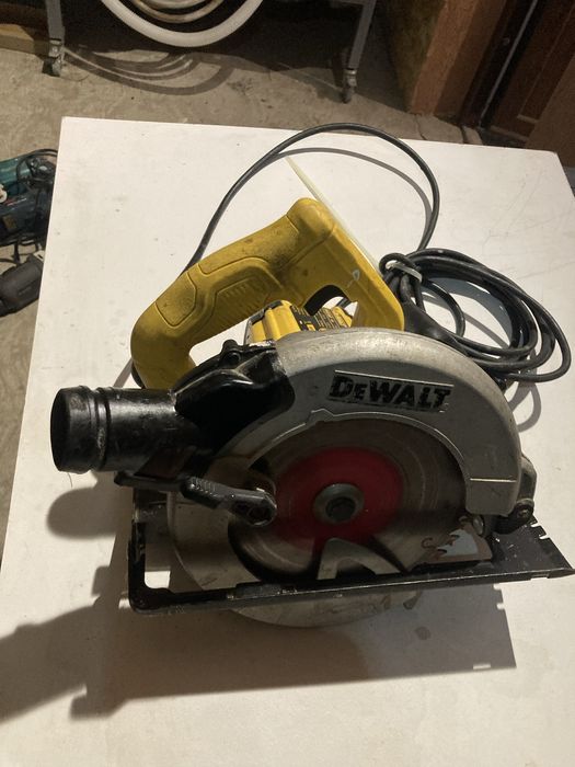 Fierastrau circular Dewalt DWE 560 1350w
