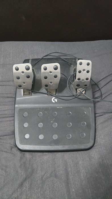 Volan si pedale  G923 Logitech cu butoane de playstation