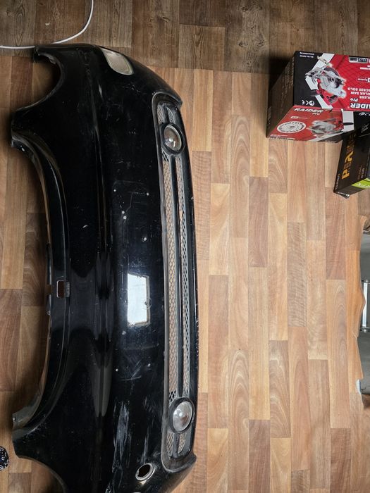 Предна броня VW New Beetle + решетки + 2 халогена (черна)