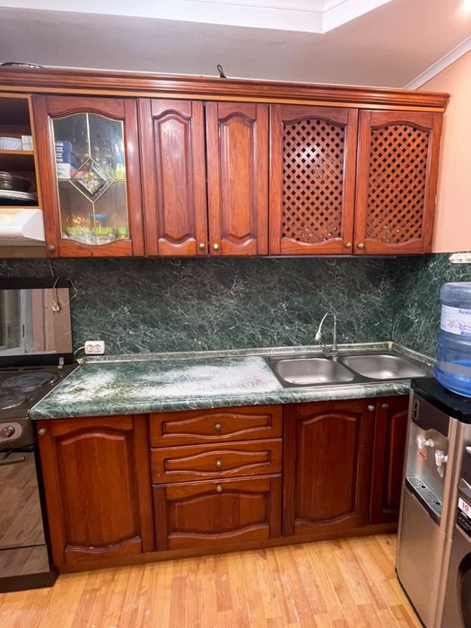 Продам кухонный гарнитур в б/у состоянием
