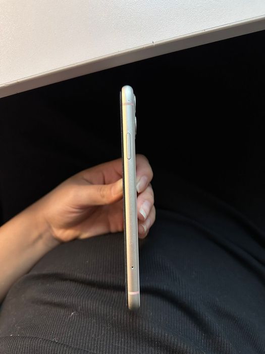 Продам iphone 11