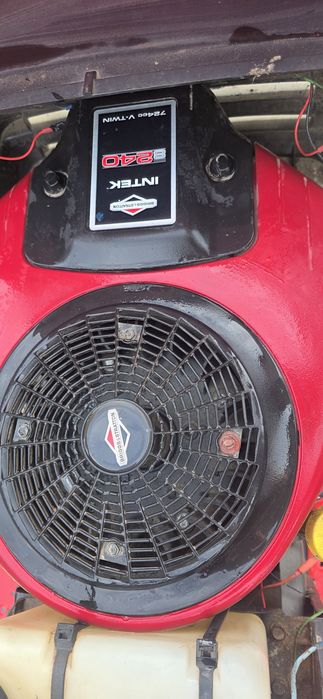 Tractoras gazon MTD 24 cai