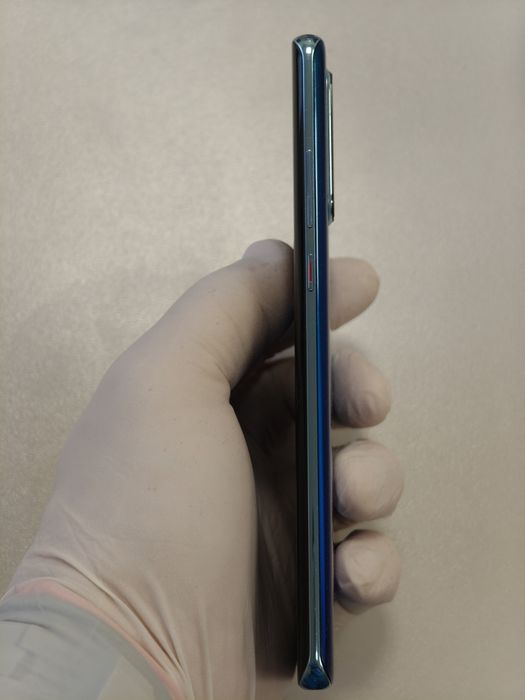 Продавам Huawei P30 Pro Aurora Blue 128GB + NM Card 128GB в много добр