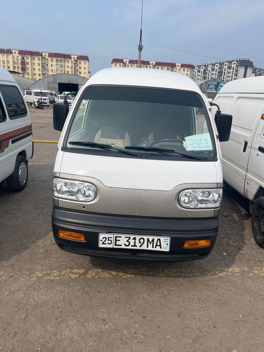 Damas srochna sotiladi