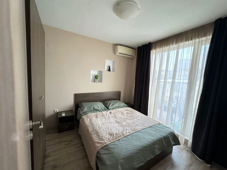 Дава се под наем Тристаен апартамент в Варна, Център - 80 кв.м за 797.64 € - Снимка #2