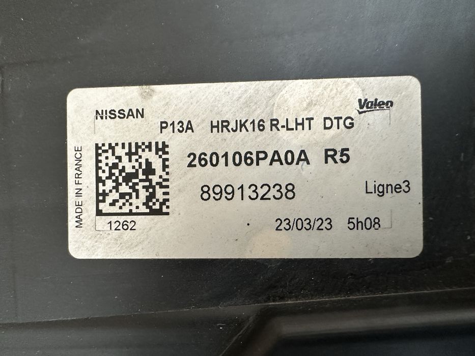 Faruri, Far stanga / Far dreapta Nissan Juke F16 2019-2014