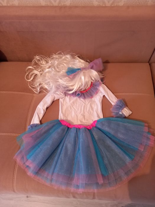 Продам костюм Барби