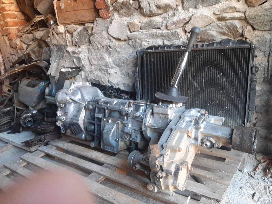 Продавам Mitsubishi Pajero на части