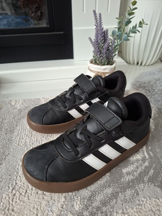 Adidasi baiat marime 33