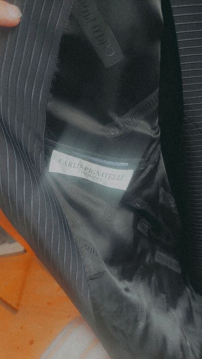 Vand costum nou Carlo Pignatelli