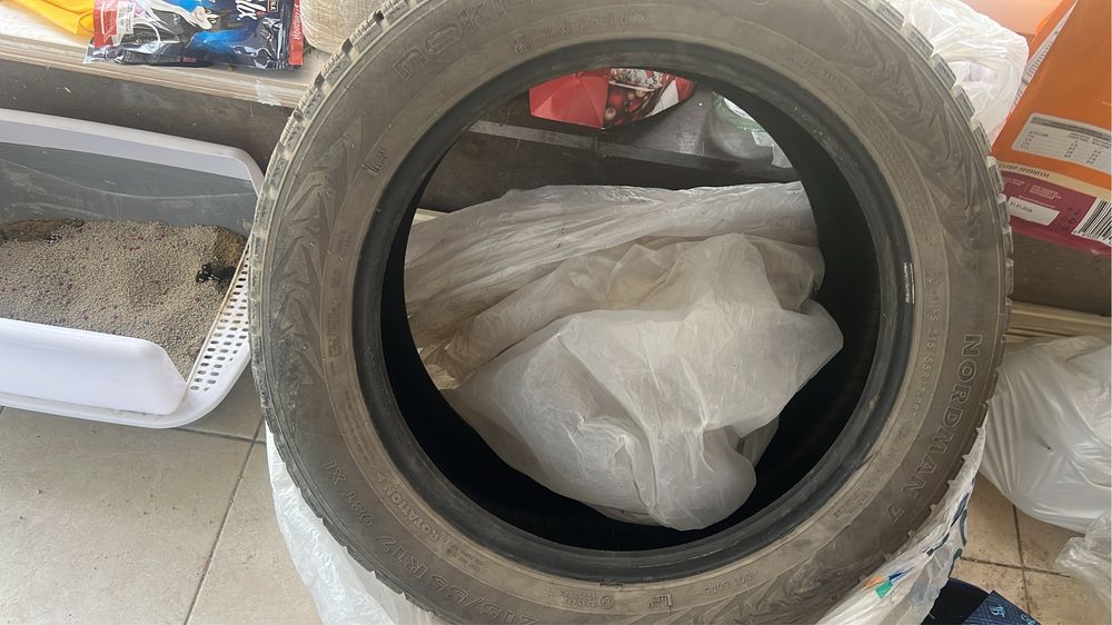 Продам комплект шин  R17