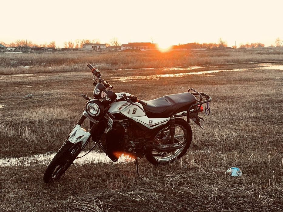 Продаю мотоцикл на ходу в хорошем состояние