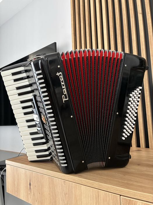 Acordoen Parrot cu 60 de basi ca nou