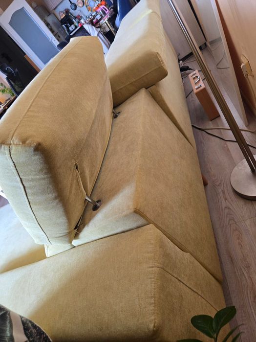 Диван разтегателен ъглов в цвят жълт