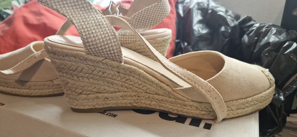 Летни еспадрилки
