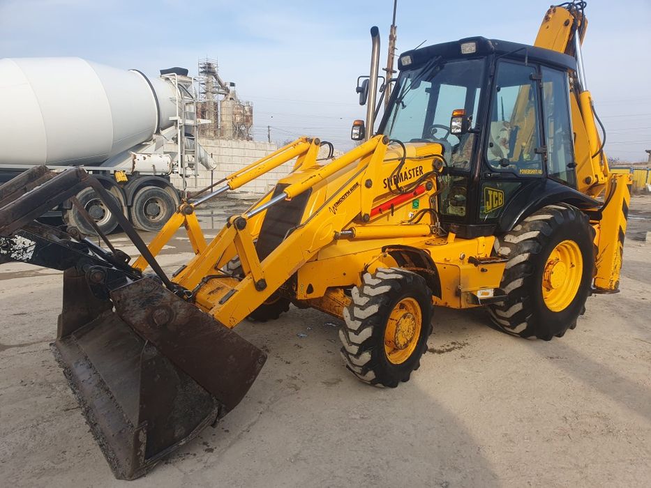 Vând buldoexcavator JKN.3CX