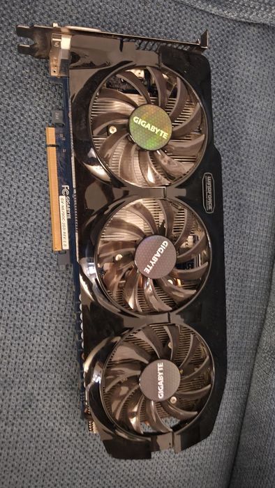 Продавам видео карта nvidia gtx 670