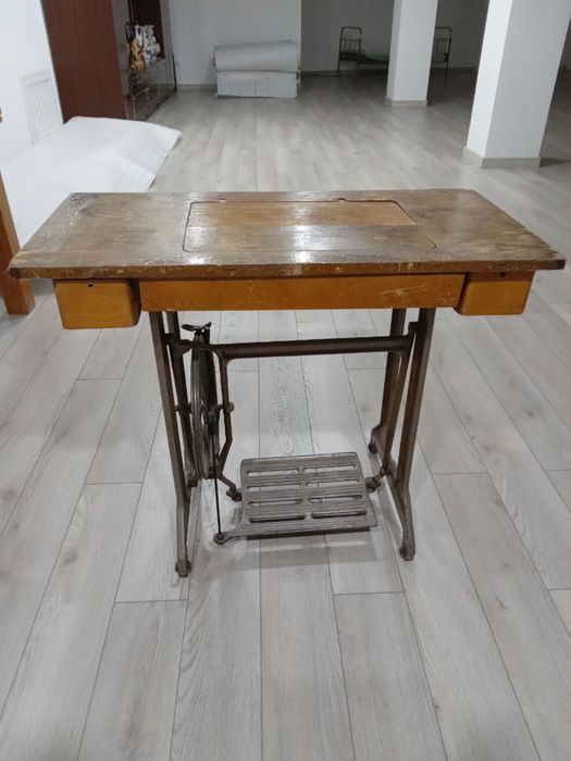 Швейная машина толька стол антиквар