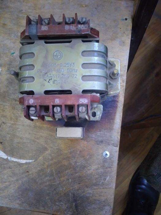 продам трансформатор на 380 вольт