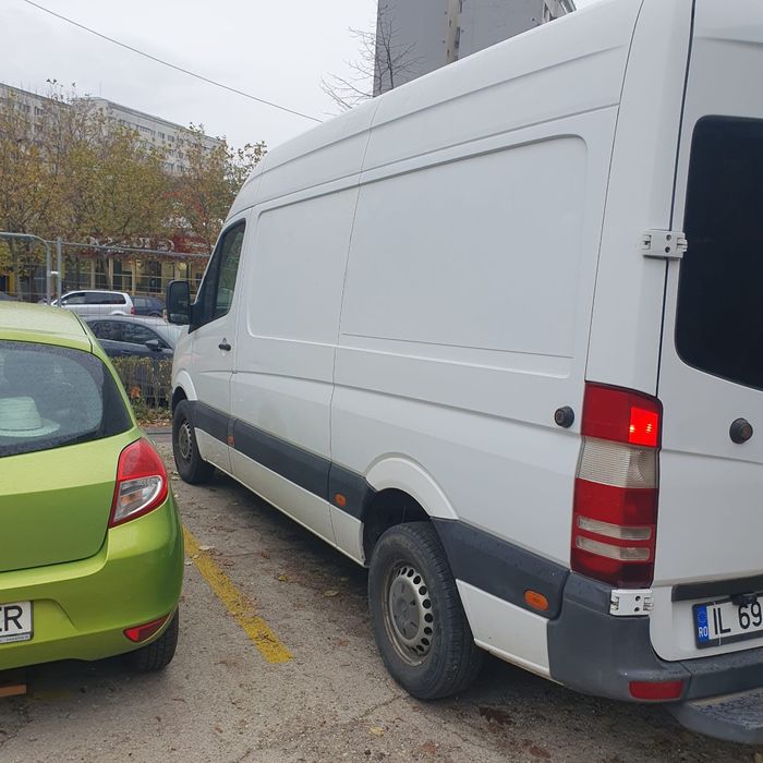 Vând Mercedes sprinter