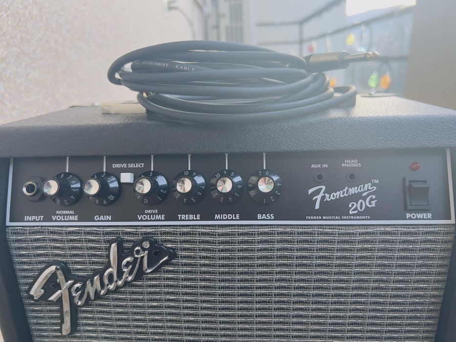 Fender frontman  20G.
Цена:215