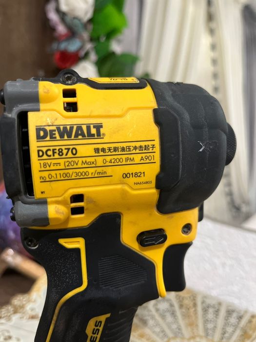 DeWalt dcf870 18 v