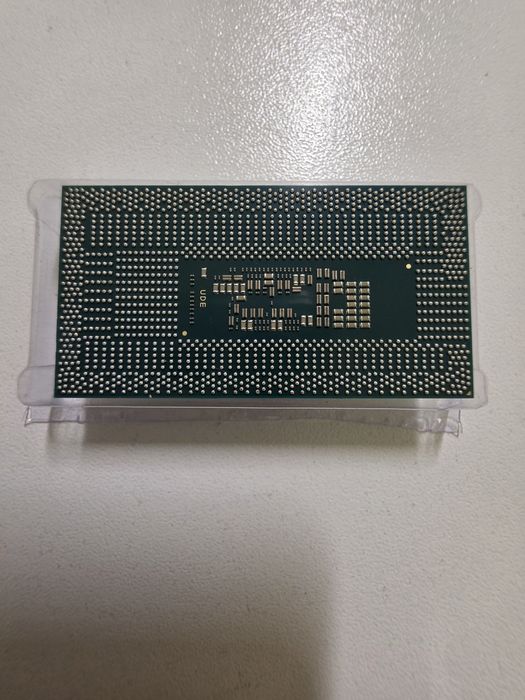 Procesor QQAT i7-8565U + Șablon