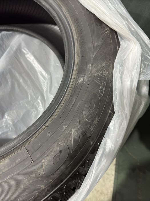 Продам шины toyo r17 65/235