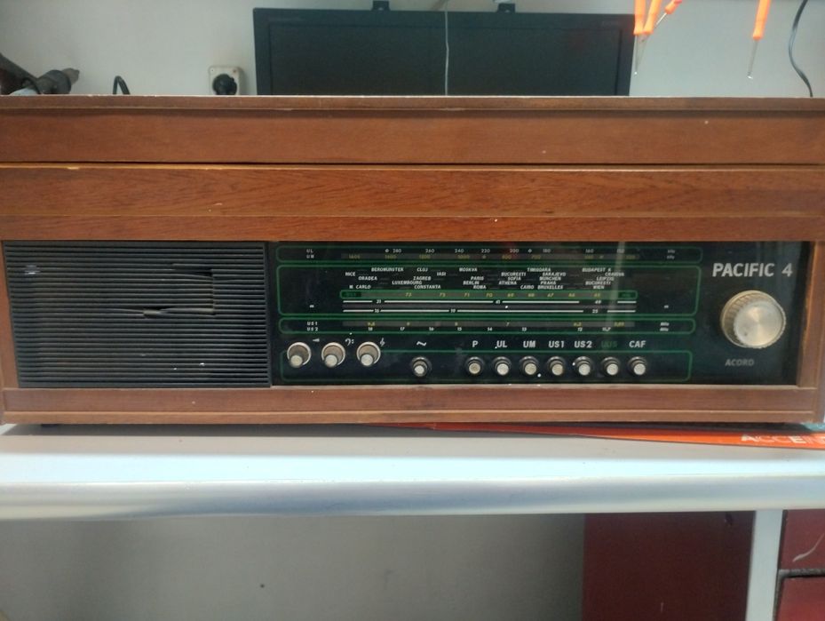 Radio Pacific 4 cu pickup(Rezervat)