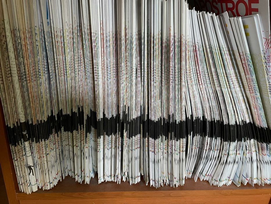 Vand arhiva completa a revistei apostrof