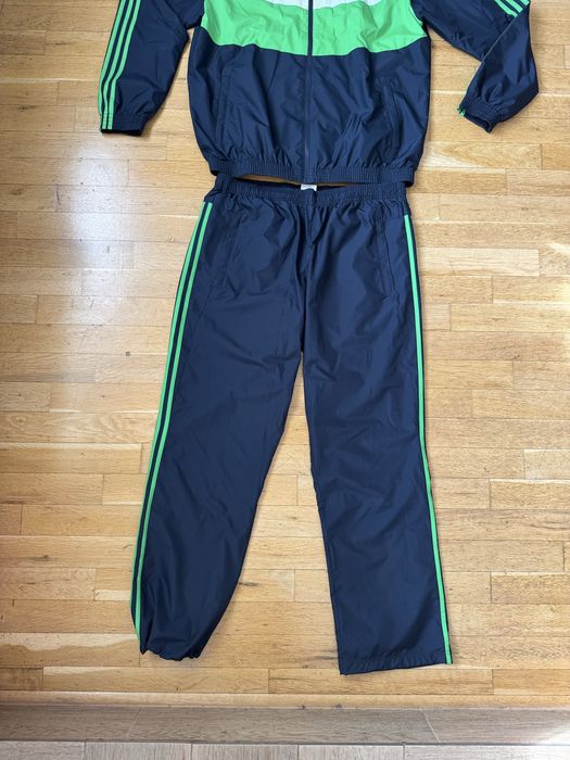 Нов с етикета анцуг Adidas