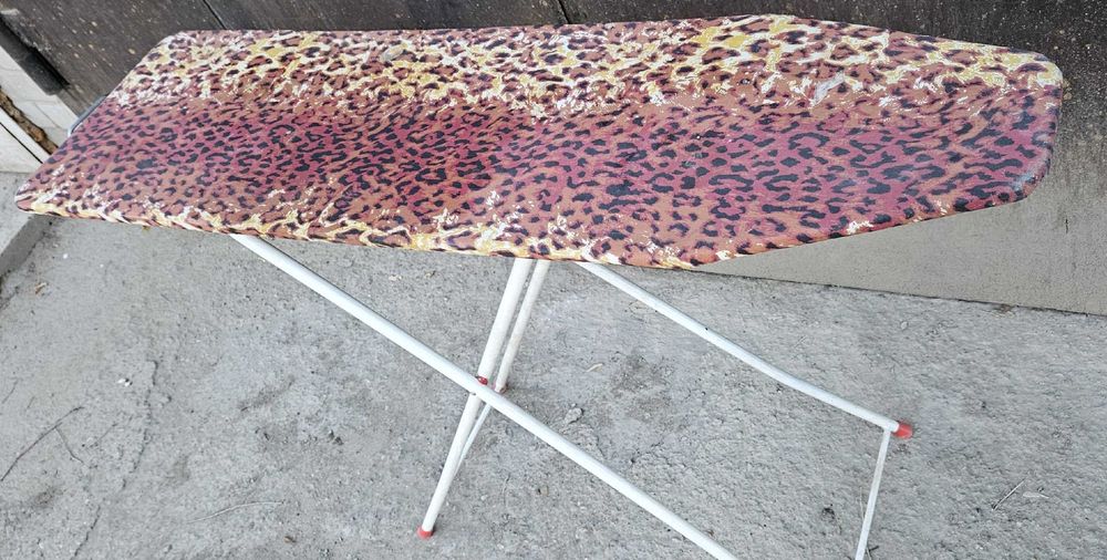 Гладильная доска.  Район 1000 мелочей