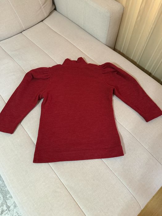 Червен пуловер Avin