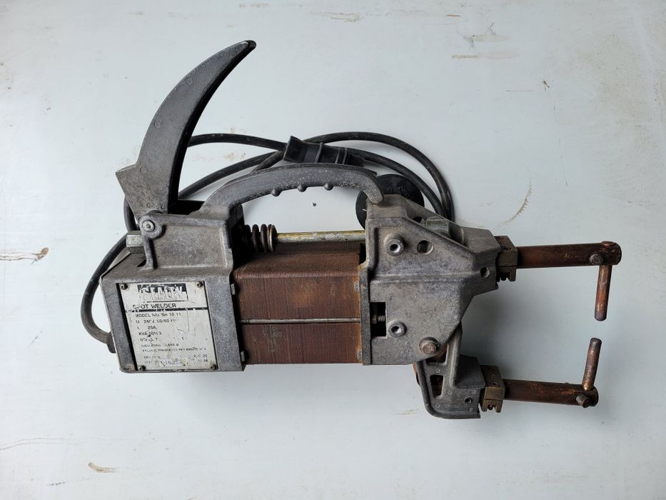 Vând aparat sudura cu puncte