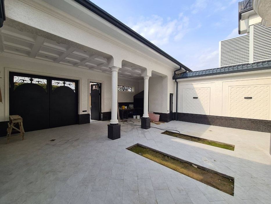 Продам евро дом Мирзо-Улугбекский Циалковская 2,4 соток 4 уровня 360м2