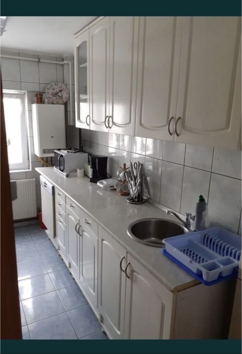 Inchiriez apartament