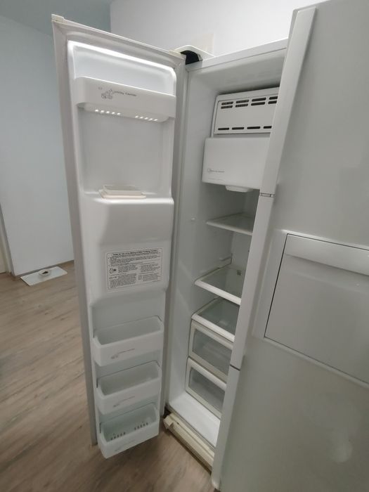 хладилник SAMSUNG