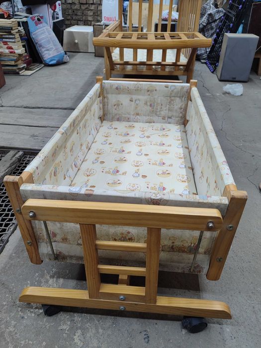 Детская кроватка