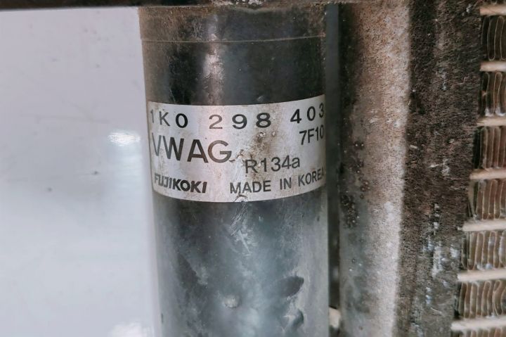 Radiator Clima 1K0298403 Volkswagen VW Golf a 5-a generatie seria