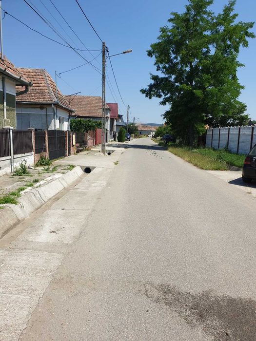 Vând casă 104m²,grădină ,dependințe în Cornești ,com.Adămuș ,situat în centru satului ,apă ,gaz ,canalizare